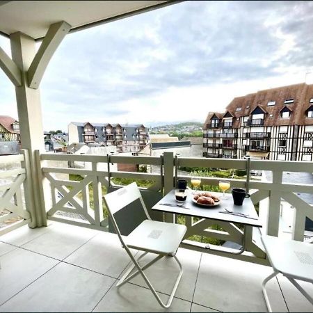 Sejour Authentique - Balcon, Parking & Wifi Ultra-Rapide Deauville Exterior foto
