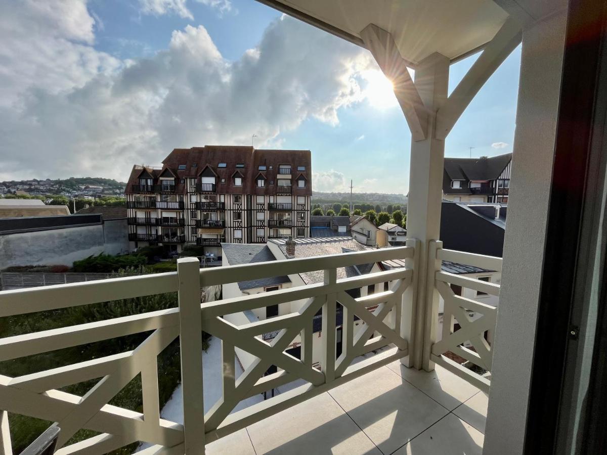 Sejour Authentique - Balcon, Parking & Wifi Ultra-Rapide Deauville Exterior foto
