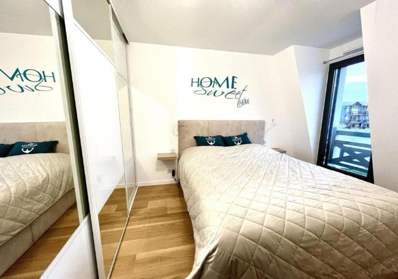 Sejour Authentique - Balcon, Parking & Wifi Ultra-Rapide Deauville Exterior foto