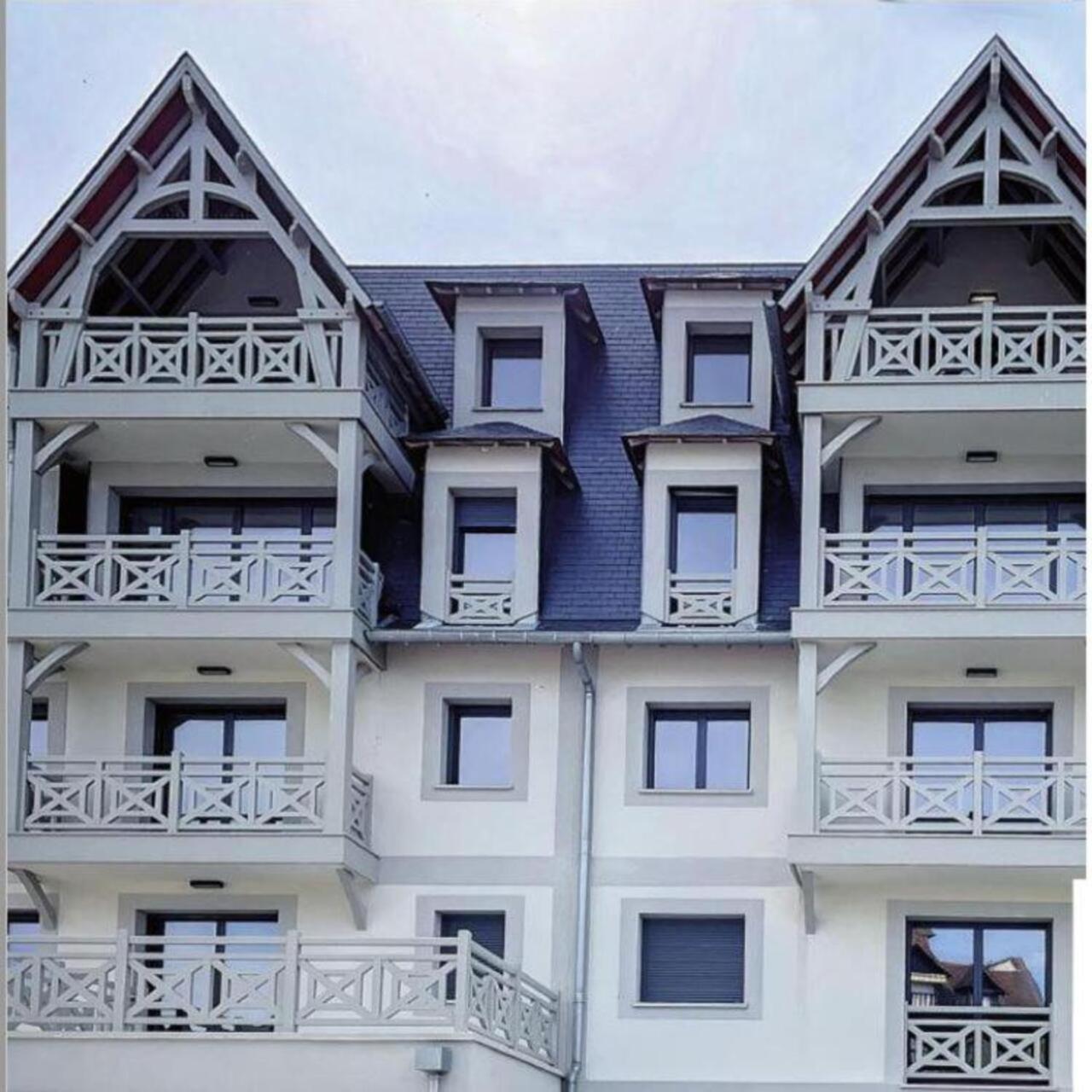 Sejour Authentique - Balcon, Parking & Wifi Ultra-Rapide Deauville Exterior foto